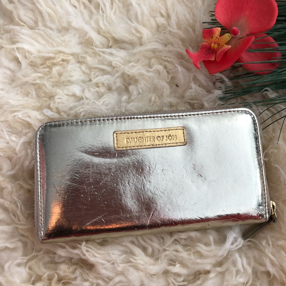 Daughter of Jon wallet